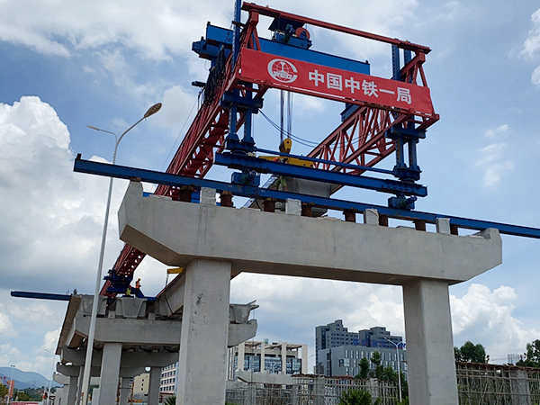 <strong>架桥机改造过程中如何避免临时结构风险</strong>