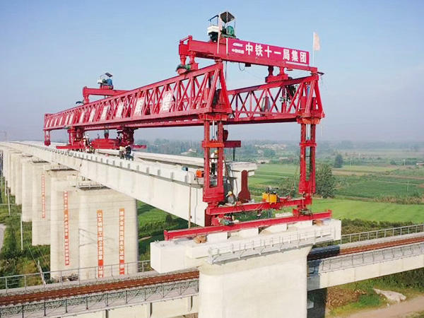 <strong>天津铁路T梁架桥机能不能通用公路箱梁</strong>