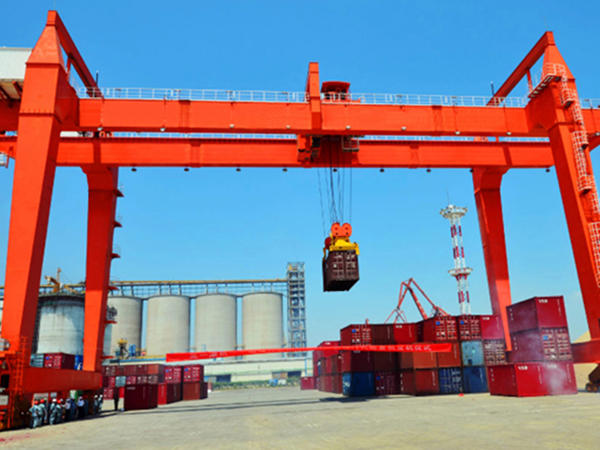 <strong>甘肃天水龙门吊出租45吨30米龙门吊价格</strong>